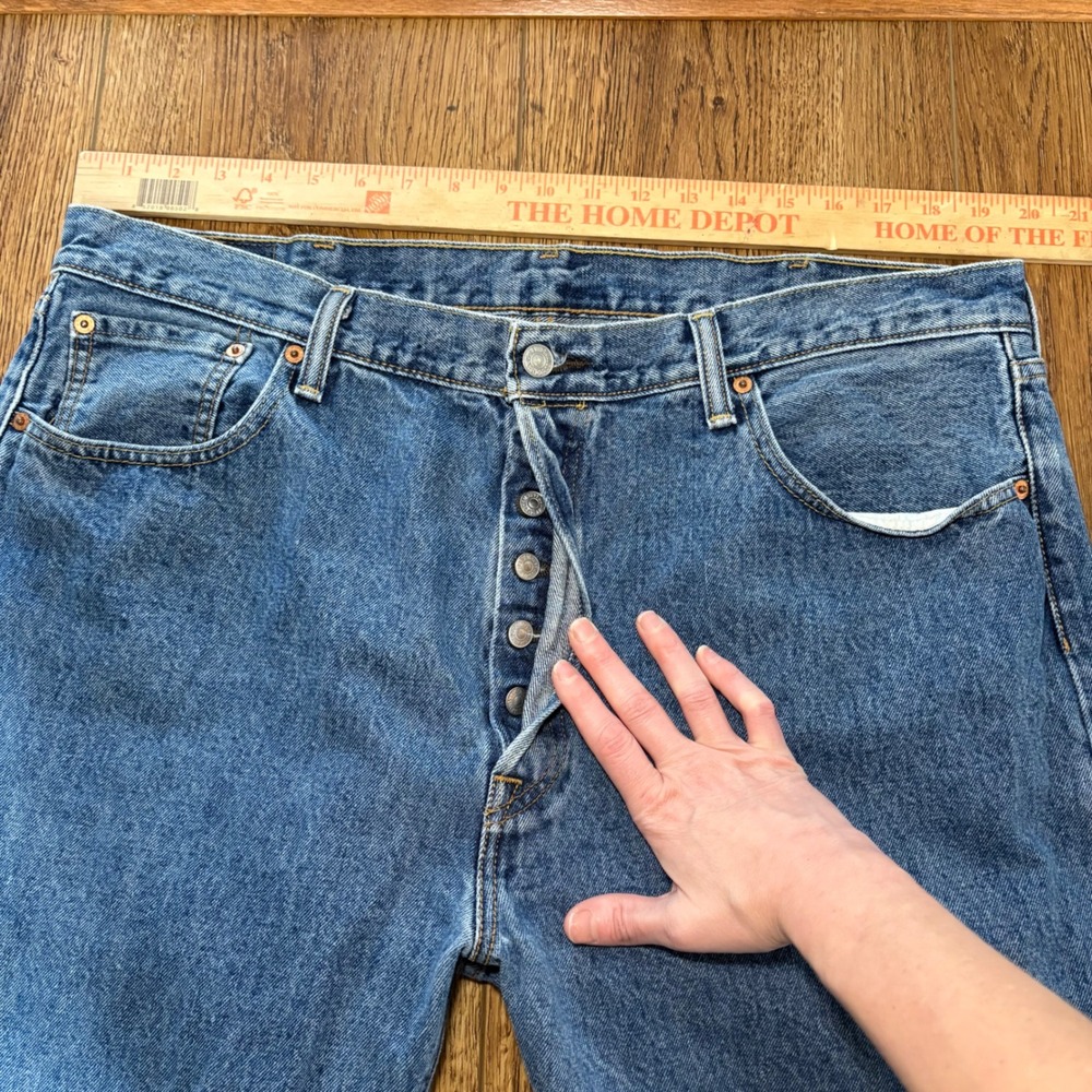 Levi's 501 XX Original Mens Jeans 40x30 Medium Wash Blue Button Fly Denim READ - Picture 3 of 12